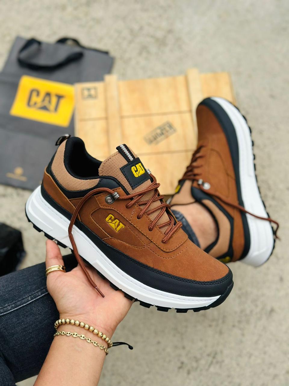 BOTIN CAT CORTE BAJO